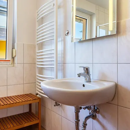 Haus U8 度假居 Röbel