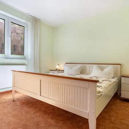 Haus U8 度假居 Röbel